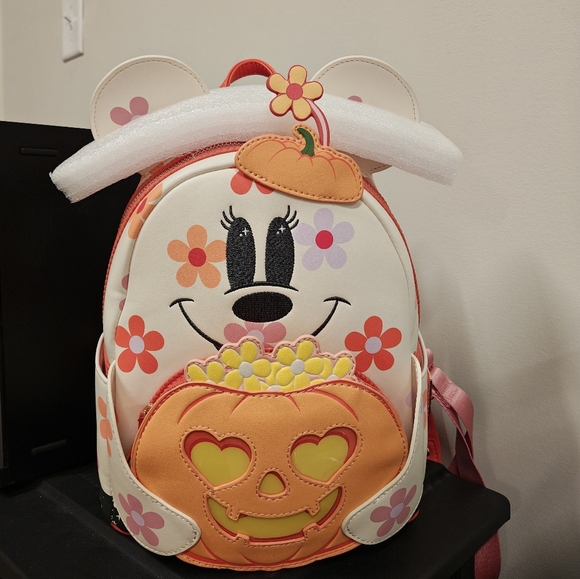 Loungefly Handbags - LoungeFly Minnie Mouse Halloween Light Up Backpack